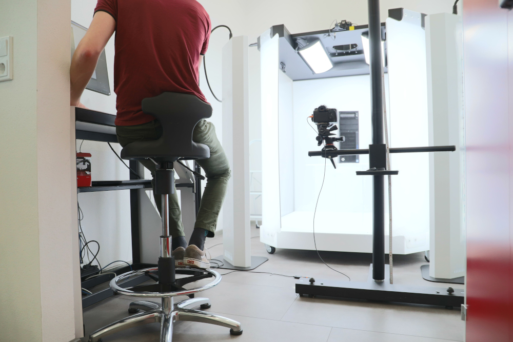 Ein Computer wird für den Onlineshop fotografiert