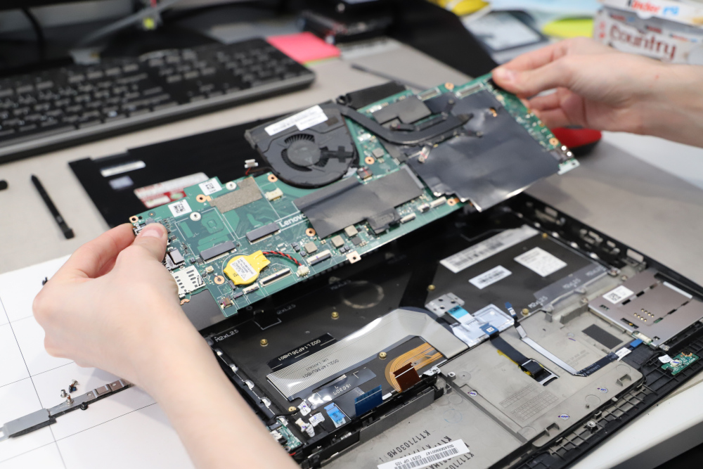 Ausbau eines Notebook-Mainboards
